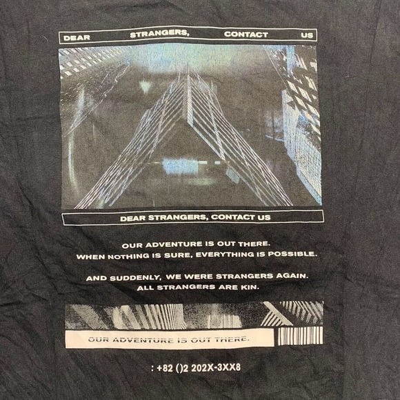 "Dear Strangers, Contact Us" Tee Thrifted Vintage Style Size L - Picture 7 of 9